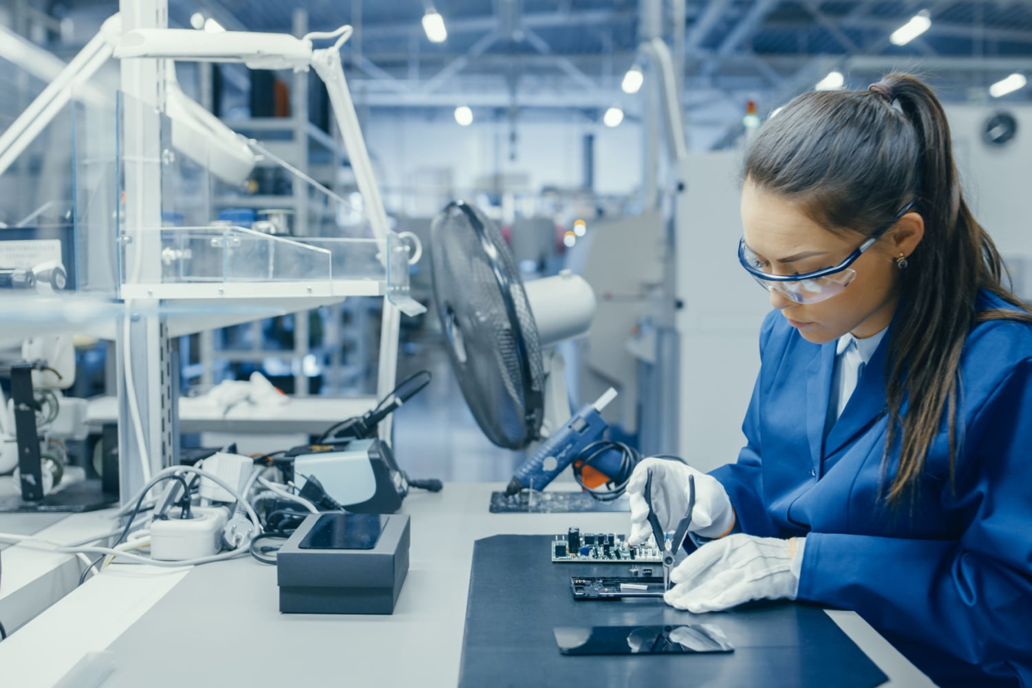 DGUV V3 Prüfung: Vermeidung von Produktionsausfällen durch regelmäßige Elektroprüfungen