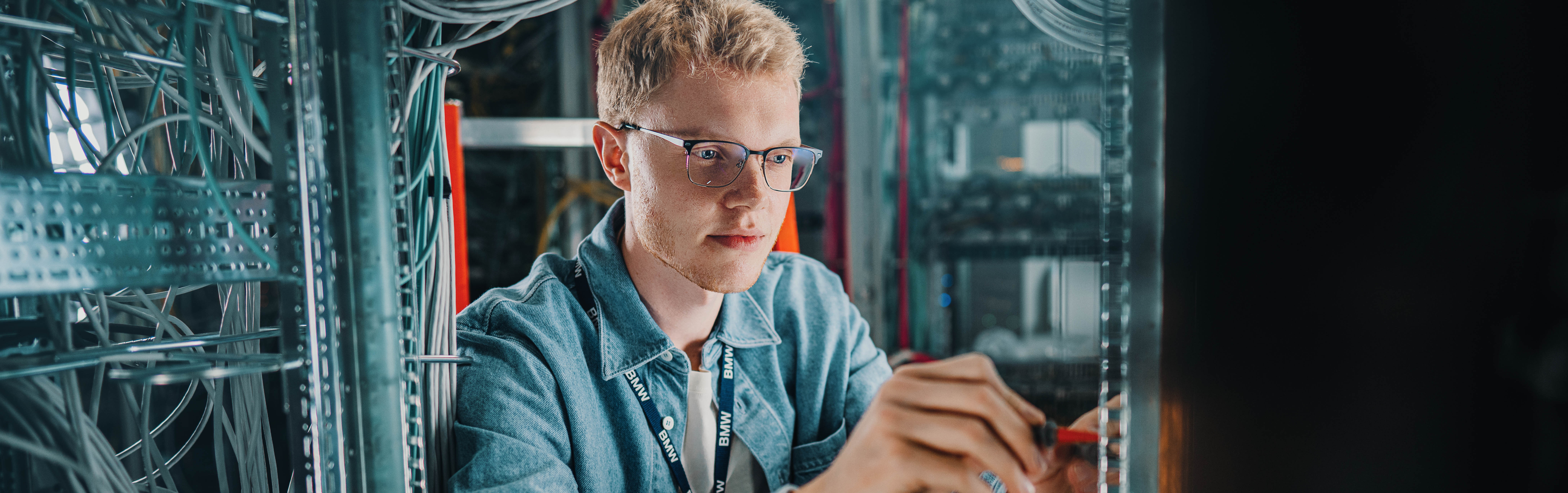 DGUV V3 Prüfung: Vermeidung von Produktionsausfällen durch regelmäßige Elektroprüfungen