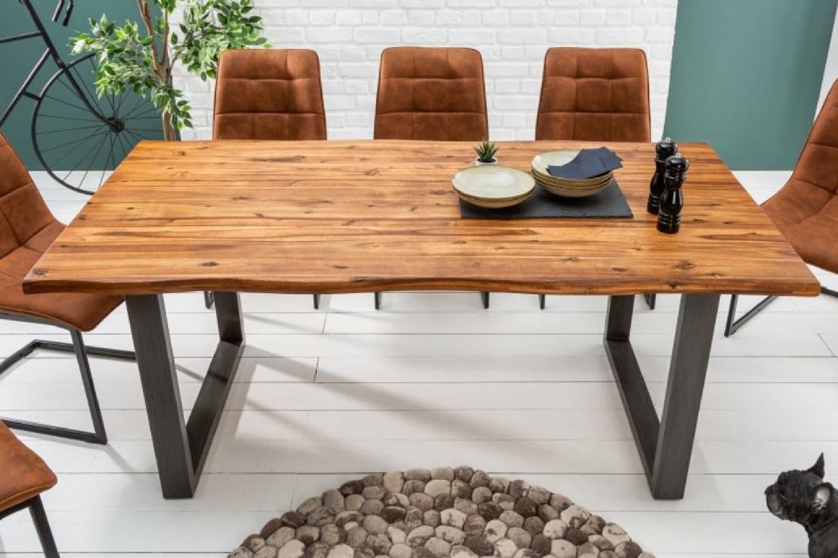 Design trifft Funktion: Maßgefertigter Esstisch Eiche aus Massivholz