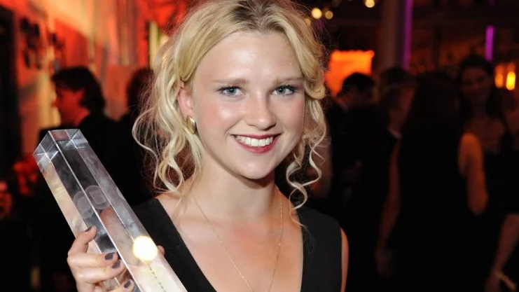 Ella Anouk Hahlweg