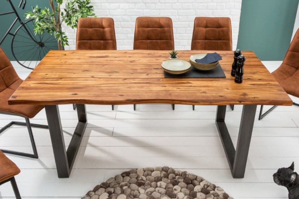 Design trifft Funktion: Maßgefertigter Esstisch Eiche aus Massivholz