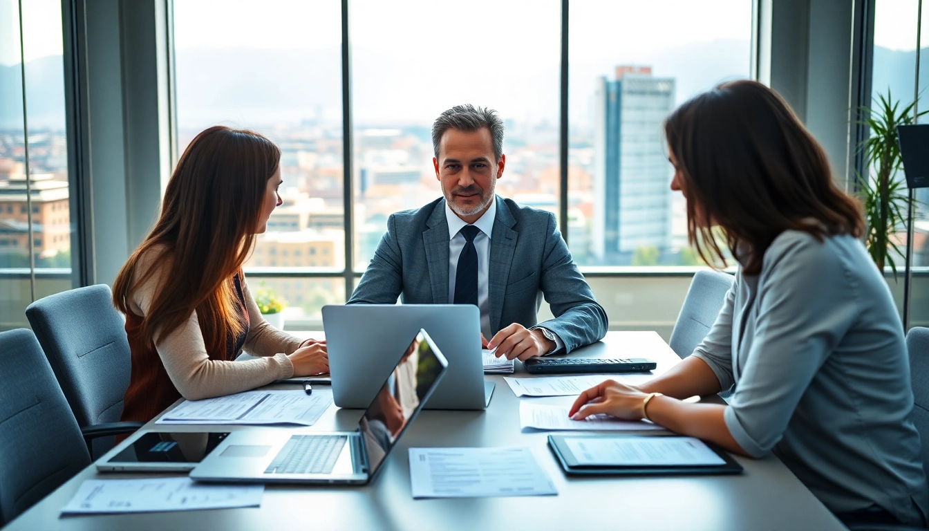 Headhunter Schweiz diskutiert mit Klienten in einem modernen Büro.